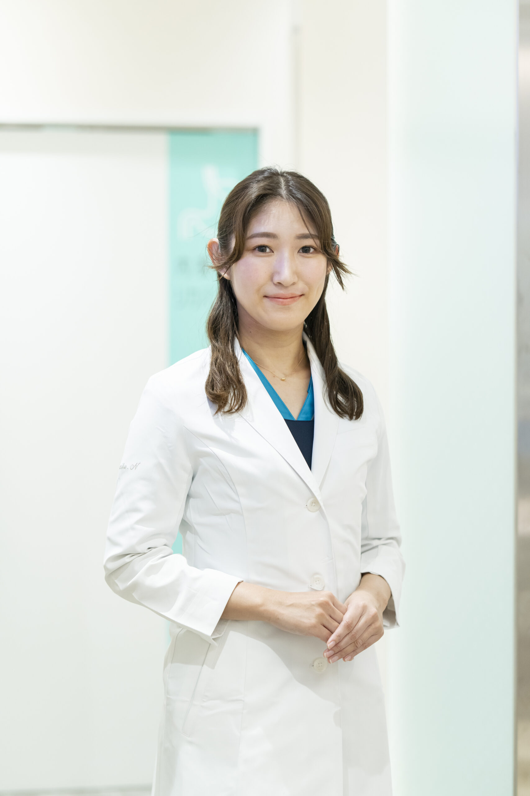 医師　中村　友梨香